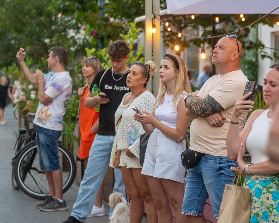 Łódź. Techno z okna Urzędu Miasta Łodzi. Rozgrzewka przed Paradą Wolności 2025!