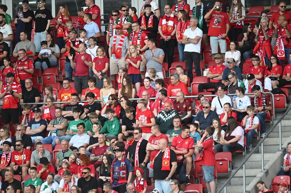Łódź. Kibice na meczu Widzew II Łódź - Pelikan Łowicz. Odszukaj się w galerii!
