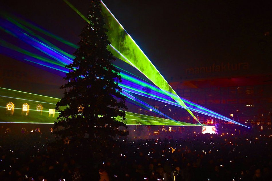 pokaz laserów w centrum handlowym