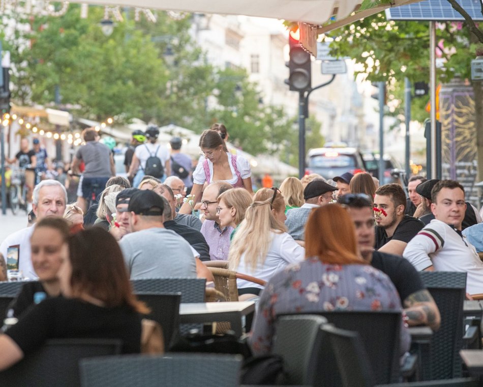 Tłumy łodzian i turystów na Piotrkowskiej