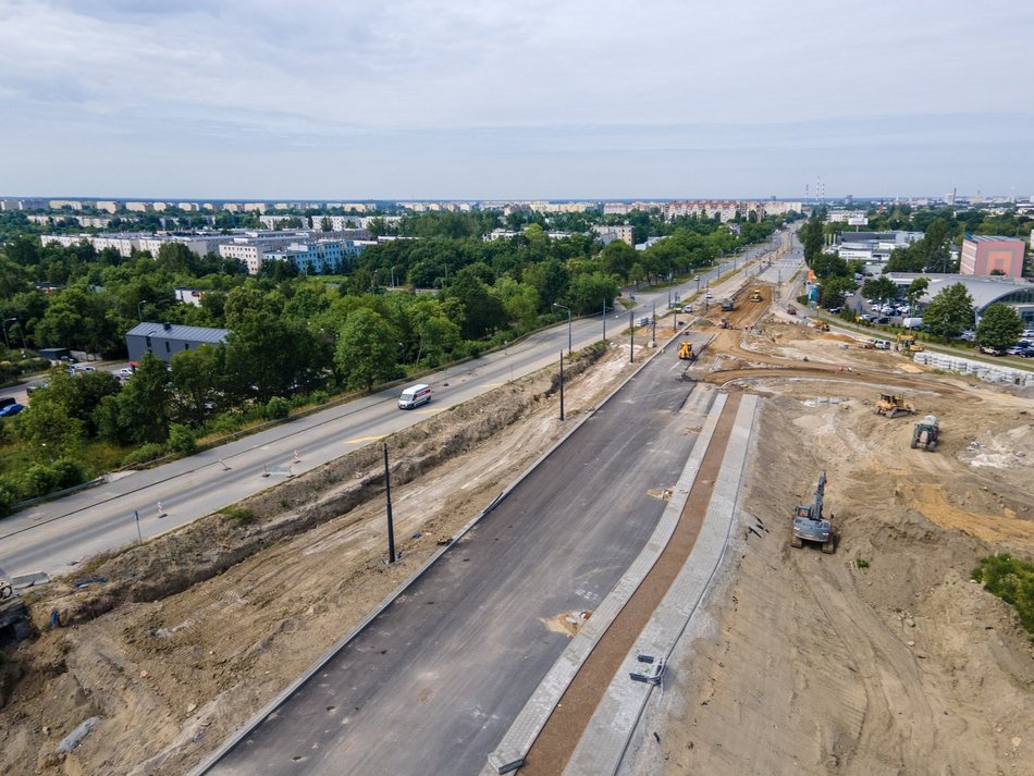 Remont Przybyszewskiego - wiadukty i remontowana ulica z lotu ptaka