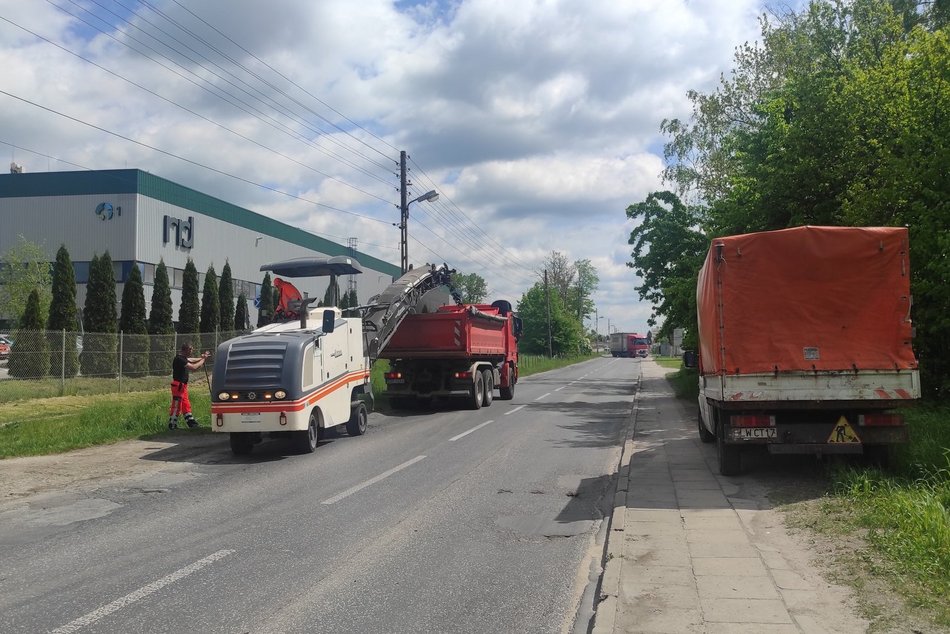 Ekipa drogowa na Zakładowej