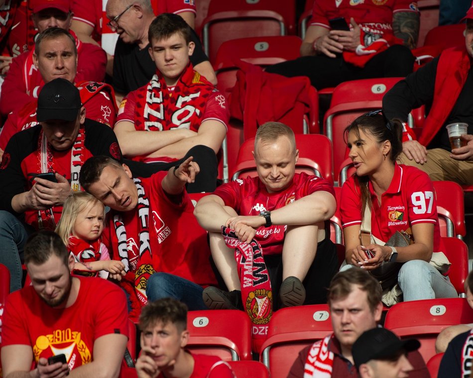 Kibice na meczu Widzewa Łódź z Koroną Kielce