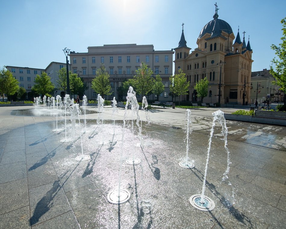 Łódź. Fontanny powróciły! Czas na wodne szaleństwo w mieście