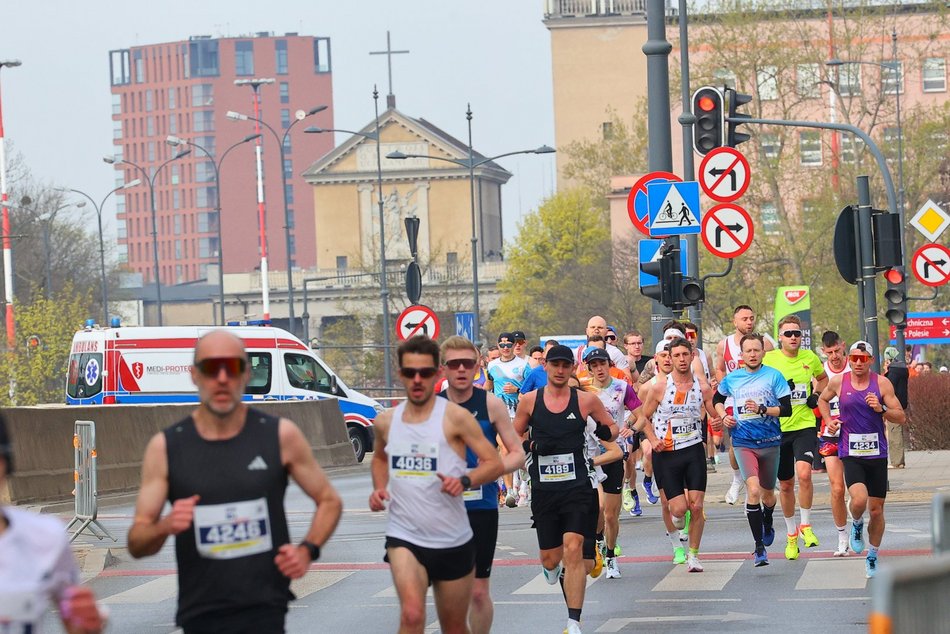 Łódź. DOZ Maraton Łódź 2026. Brałeś udział w biegu na 10 km? Znajdź się na zdjęciach!