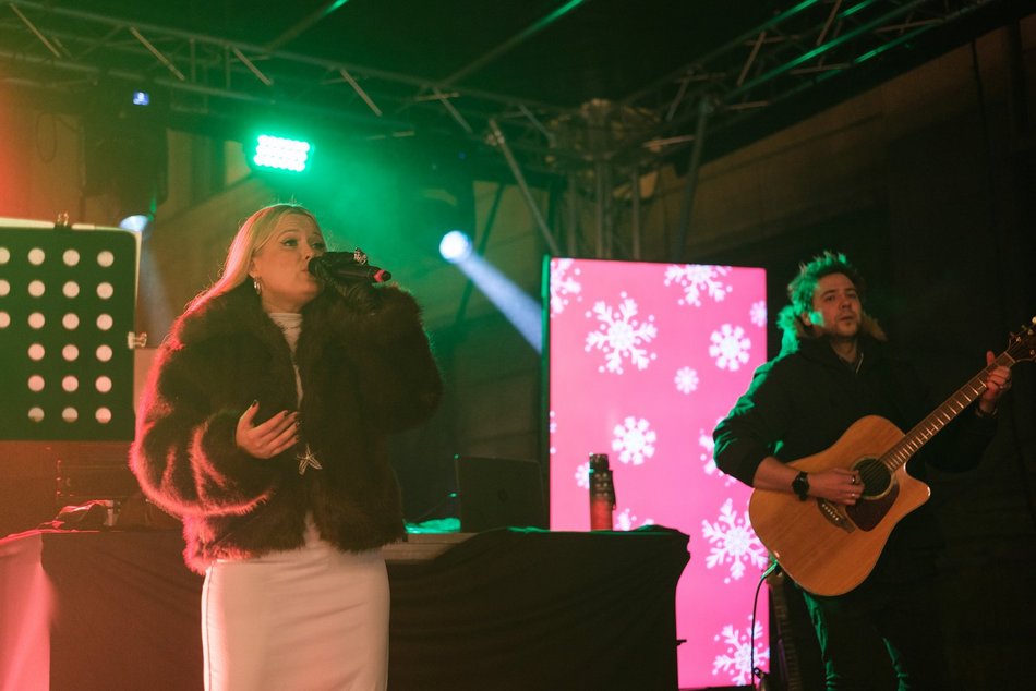 Gosia Andrzejewicz w Łodzi. Magiczny koncert kolęd na Piotrkowskiej