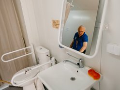 MOPS Łódź pomaga bezdomnym przez cały rok. Duże zainteresowanie mobilnymi łaźniami