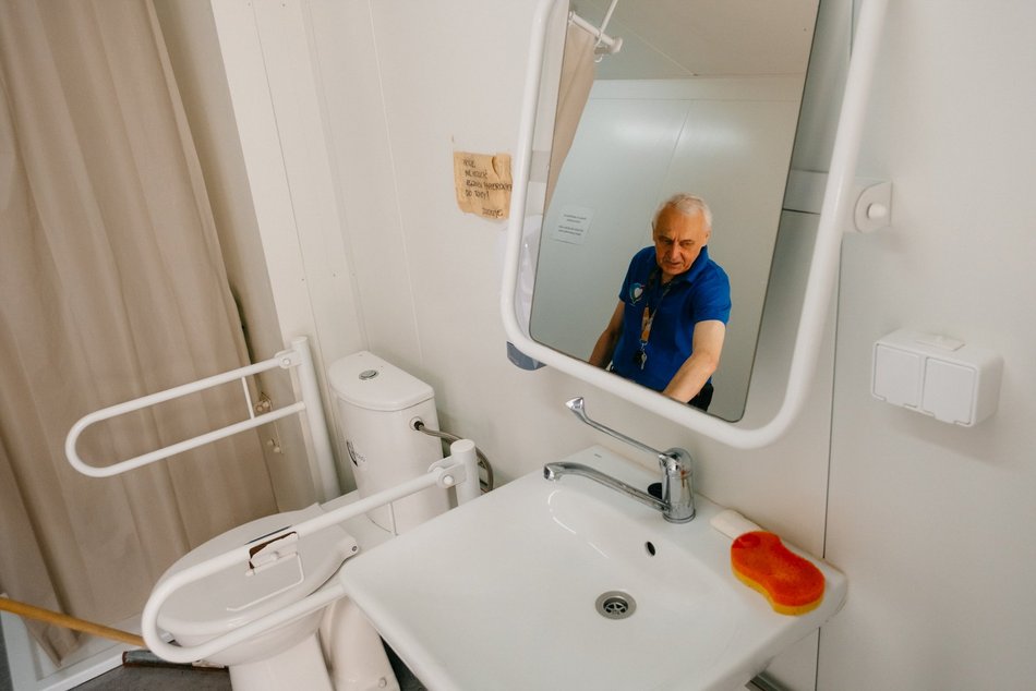 MOPS Łódź pomaga bezdomnym przez cały rok. Duże zainteresowanie mobilnymi łaźniami