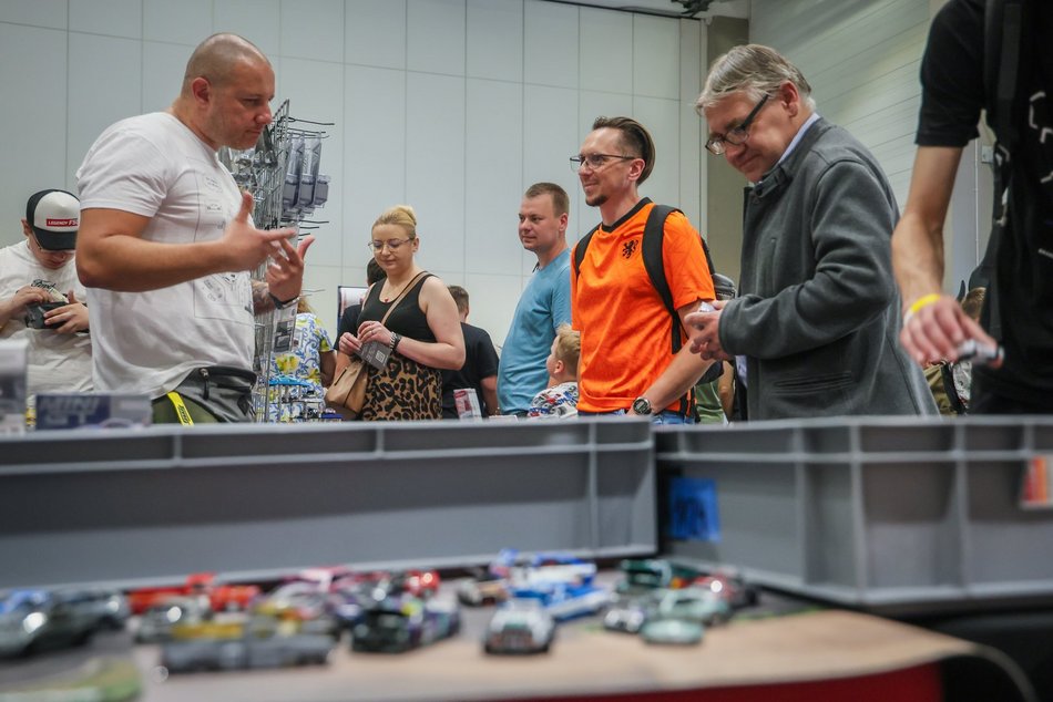 Łódź. Hot Wheels opanowały halę Expo Łódź! Setki miniatur aut, wyścigi na żywo i nie tylko!