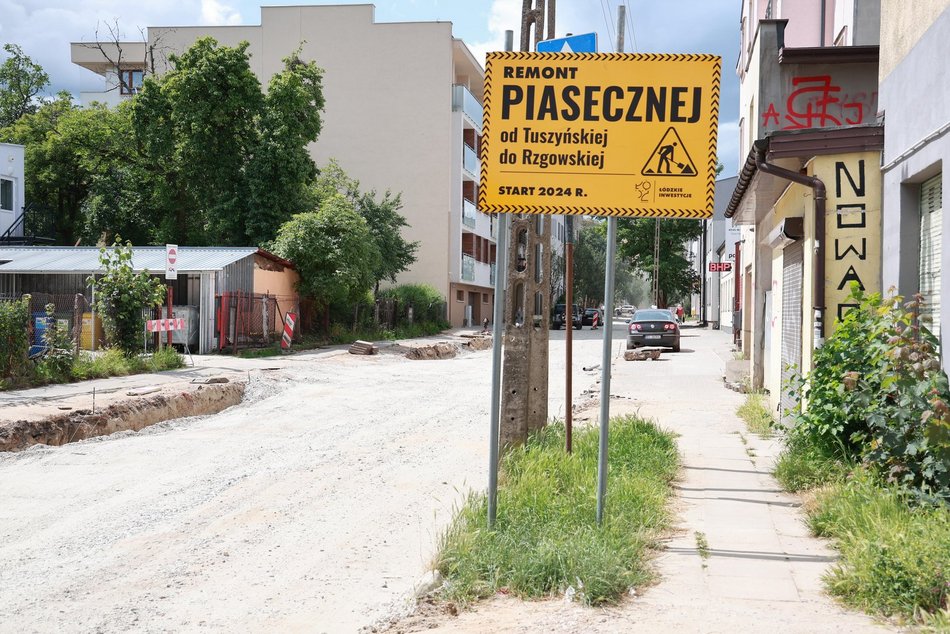 Łódź. Remont Piasecznej w Łodzi. Trwają prace przy podbudowie nowej drogi
