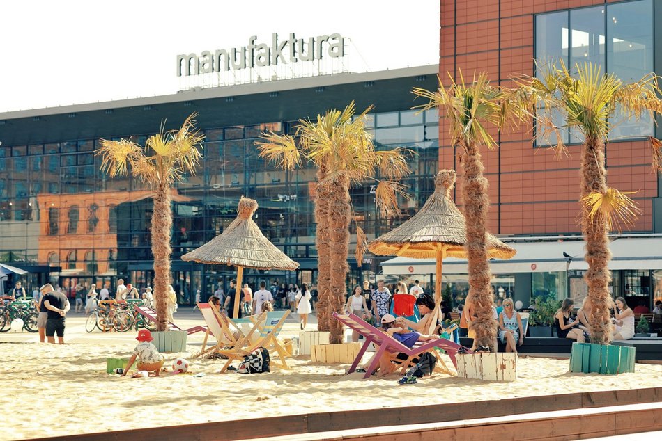 Łódź. Plaża i beach bar wracają do Manufaktury w Łodzi! Kiedy wielkie otwarcia?