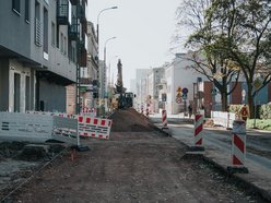 Remont Przędzalnianej w Łodzi nabrał tempa. Zerwali już połowę jezdni