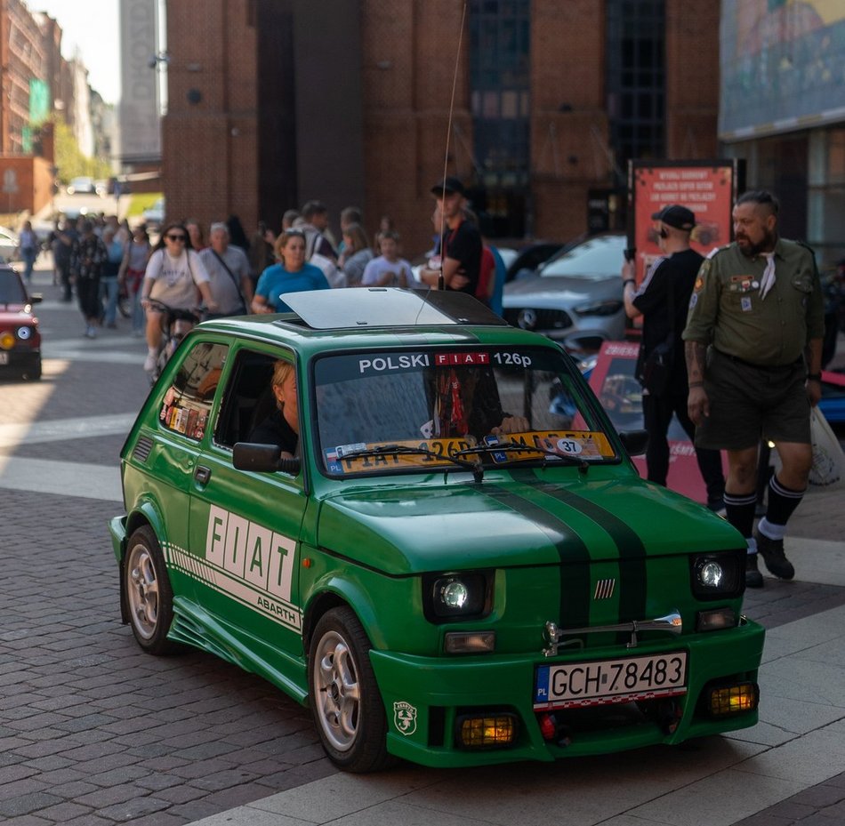 Zlot Maluchów w Manufakturze
