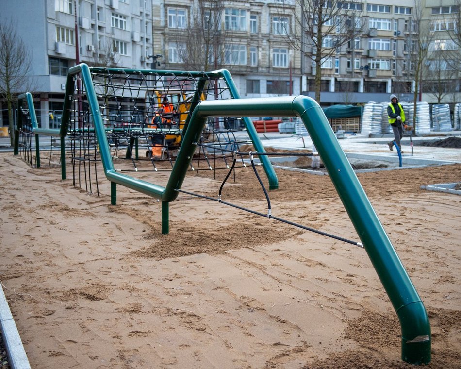 Plac Wolności z nowym placem zabaw