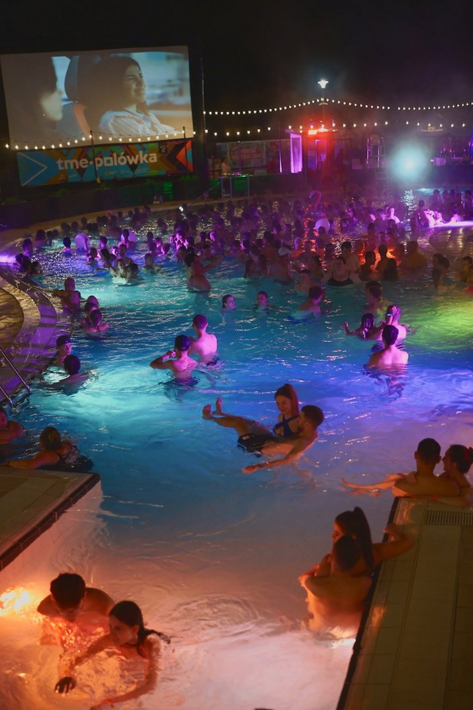 Łódź. Pink Party w Aquaparku Fala. To najbardziej różowa impreza w Łodzi