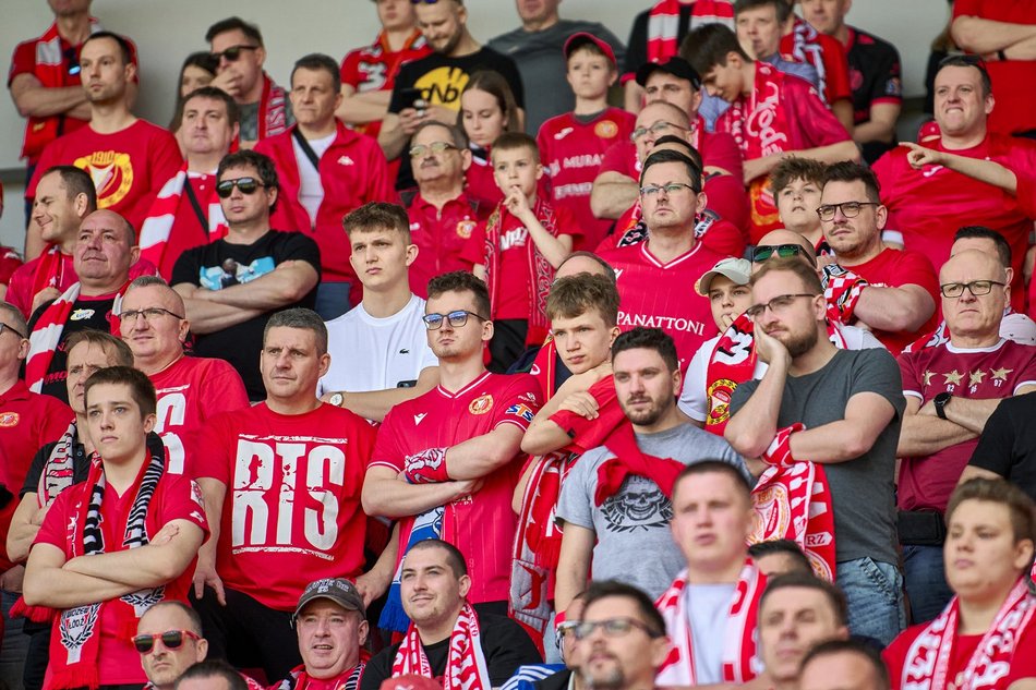 Kibice na meczu Widzewa Łódź