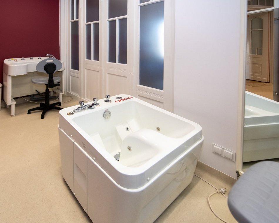 Łódź. Nowoczesna rehabilitacja w Łodzi. Tak zmieniła się przychodnia przy Próchnika