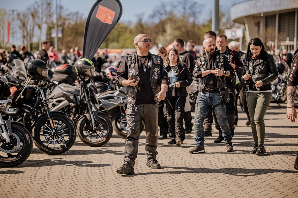 Łódź. Motocykliści opanowali Łódź! Otwarcie sezonu pod Atlas Areną i parada przez miasto