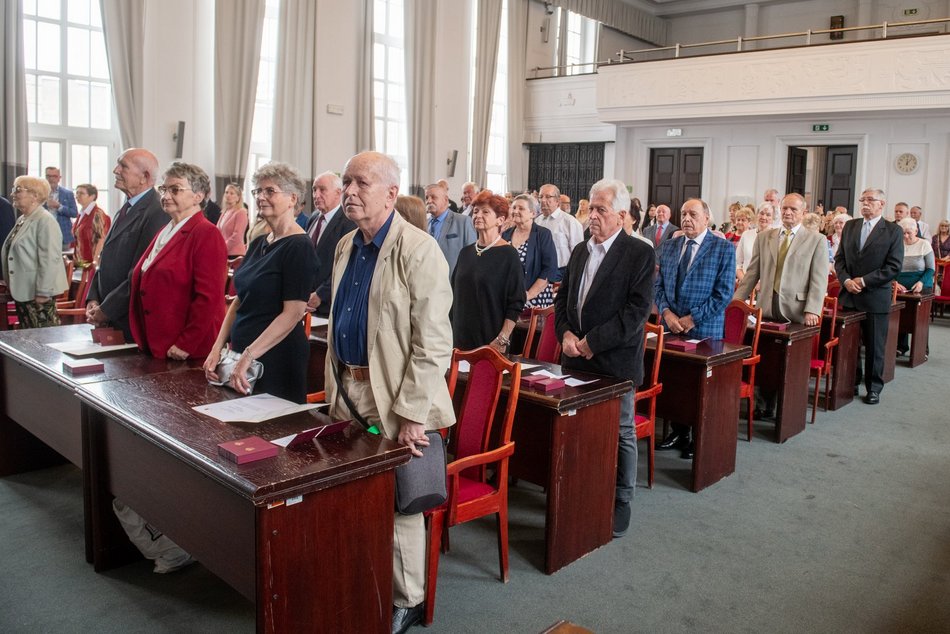 Łódź. Medale za długoletnie pożycia małżeńskie. Rekordziści są razem ponad 60 lat!