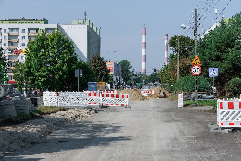 Remont Zakładowej w Łodzi. Zerwali asfalt, pracują nad nową konstrukcją jezdni