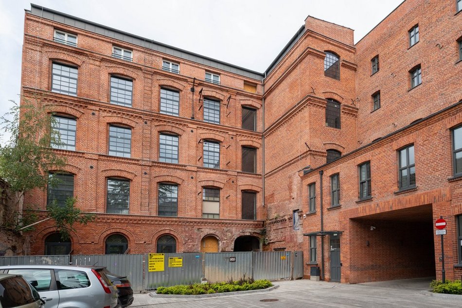 Rewitalizacja dawnej fabryki przy Sienkiewicza w Łodzi. Porzucony remont zostanie dokończony