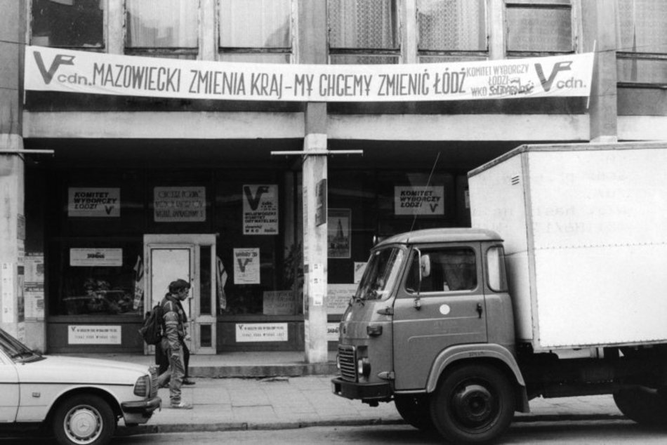 Łódź. Sztandar wyprowadzić! Tak Łódź żegnała PZPR i budowała nową Polskę
