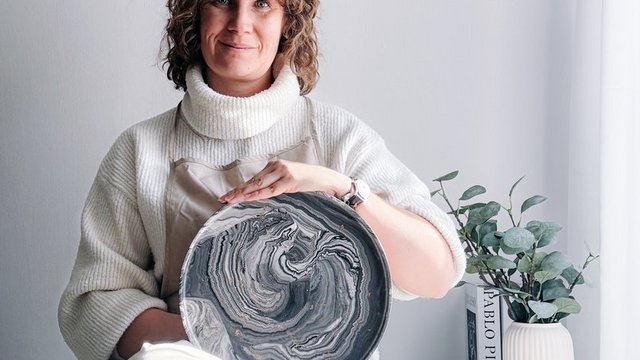 Design zrodzony z pasji. Jak Zuzanna Chrzanowska z YESO Studio w Łodzi odczarowała gips?