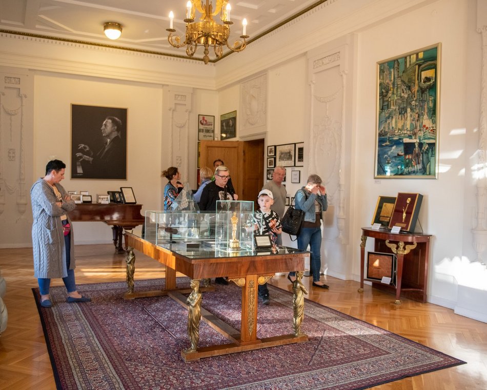 Zwiedzający podczas Nocy Muzeów 2023 w Łodzi