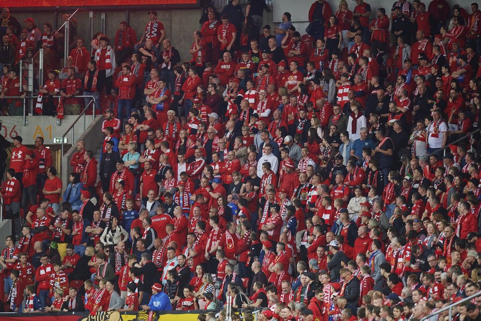 Kibice Widzewa Łódź na trybunach podczas meczu z Górnikiem Zabrze