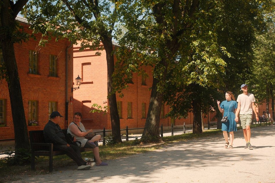 Łódź. Relaks na świeżym powietrzu w Łodzi? Księży Młyn i park Źródliska idealne na długi weekend