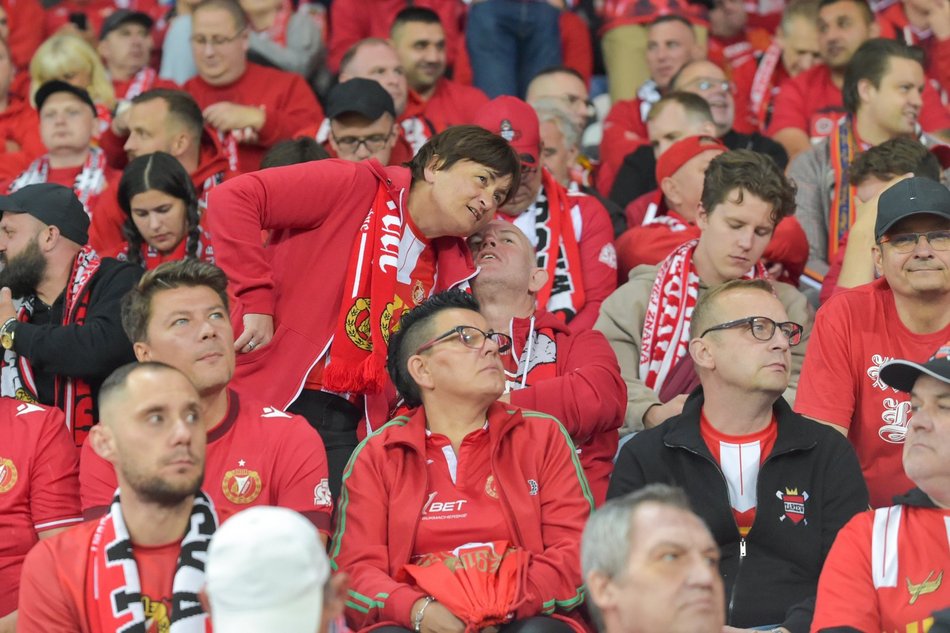 Kibice Widzewa Łódź z Pogonią Szczecin. Byłeś/aś tam? Znajdź się w galerii!