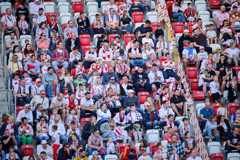 Łódź. Kibice na meczu ŁKS Łódź ze Zniczem Pruszków. Byłeś? Odszukaj się w galerii