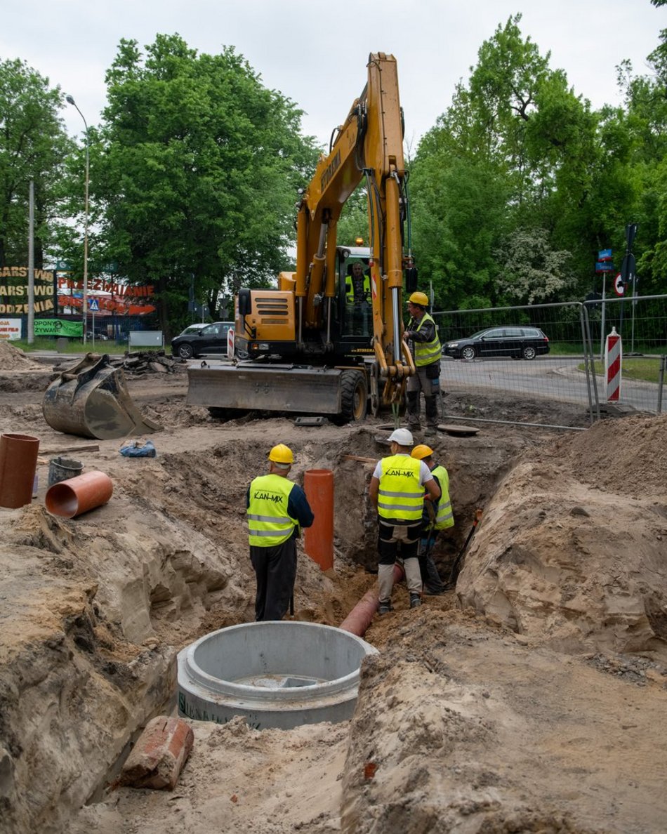 Remont ulicy Krakowskiej - plac budowy, roboty drogowe