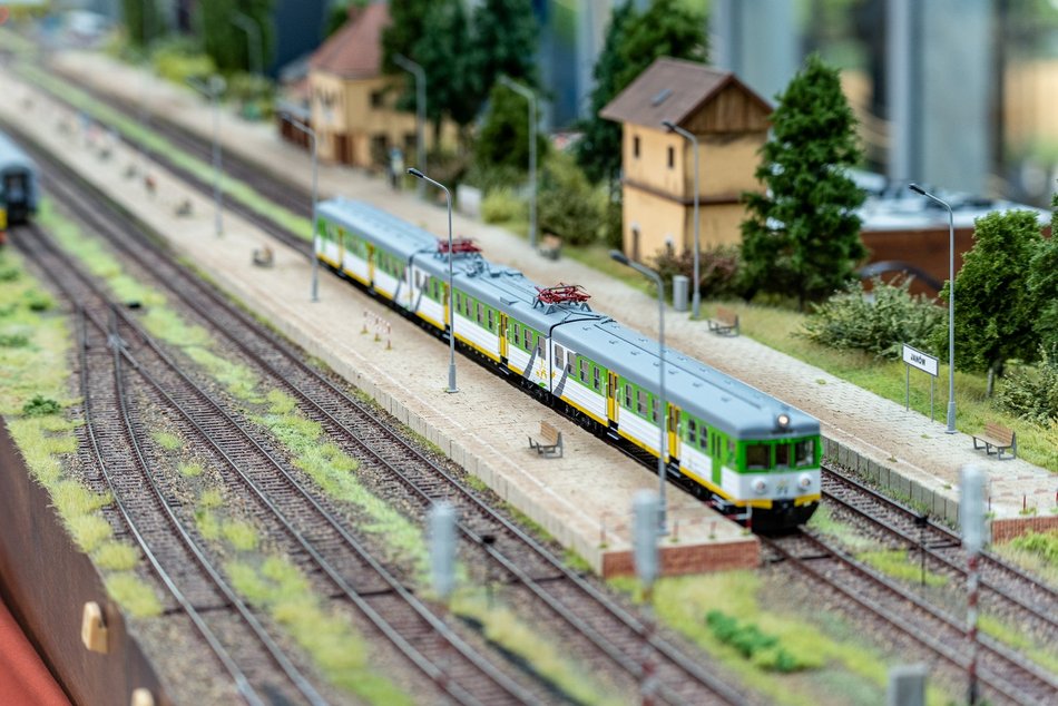 Wystawa makiet klejowych na dworcu Łódź Fabryczna