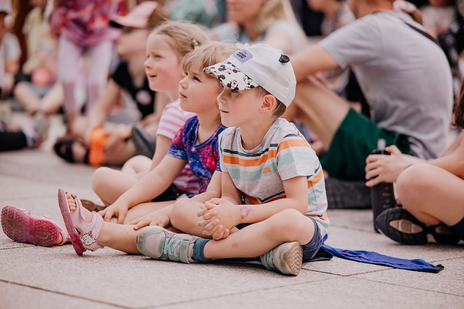Łódź. Miejski Dzień Dziecka 2025 w Łodzi. Majka Jeżowska, dmuchańce i pokazy [ZDJĘCIA]