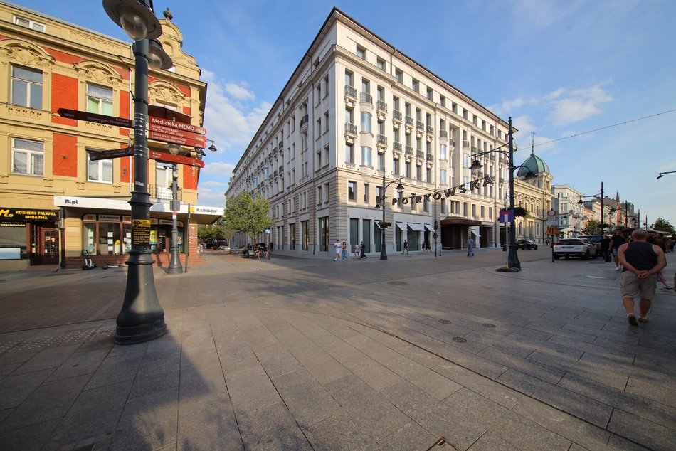 Hotel Grand przy Piotrkowskiej już bez rusztowań! Co za zmiana! Jak prezentuje się elewacja?