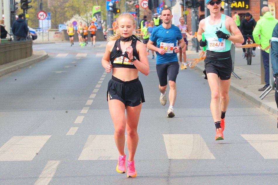 Łódź. DOZ Maraton Łódź 2026. Brałeś udział w biegu? Odszukaj się w galerii i zapisz na pamiątkę!