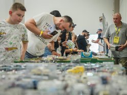 Łódź. Hot Wheels opanowały halę Expo Łódź! Setki miniatur aut, wyścigi na żywo i nie tylko!