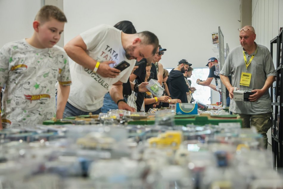 Łódź. Hot Wheels opanowały halę Expo Łódź! Setki miniatur aut, wyścigi na żywo i nie tylko!