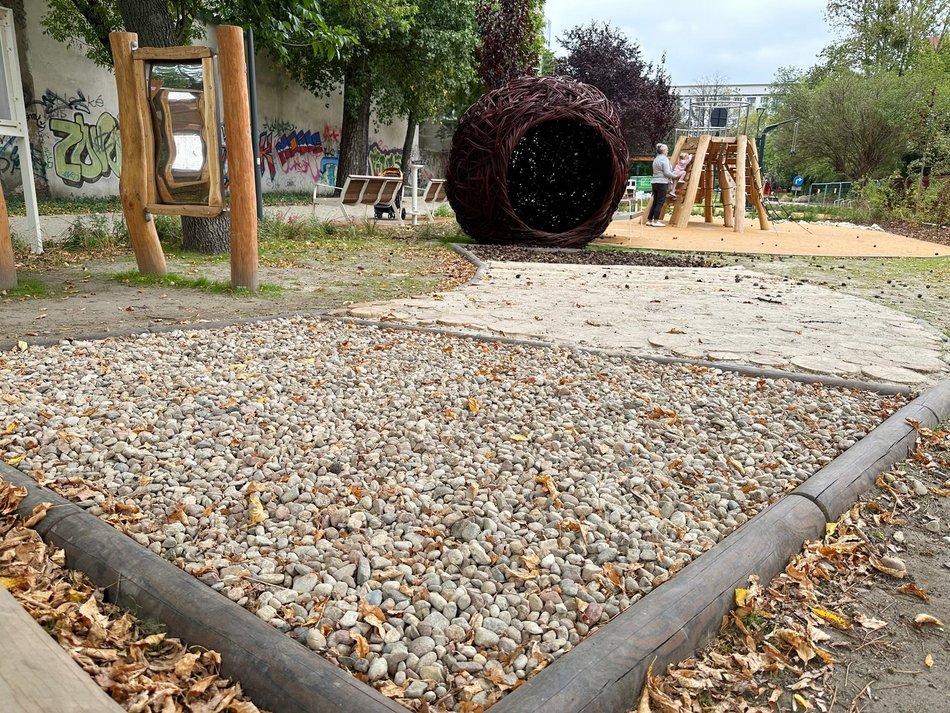 Łódź, skwer Kunki, ogród sensoryczny