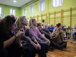 Łódź. Kolej Dużych Prędkości w Łodzi. Tłumy mieszkańców Starego Polesia na spotkaniu z wykonawcami