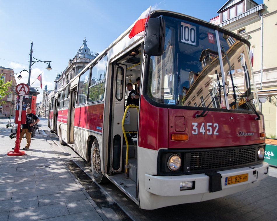 Łódź. Łódzkie Linie Turystyczne rozpoczęły sezon! Zwiedzaj Łódź zabytkowym tramwajem lub autobusem