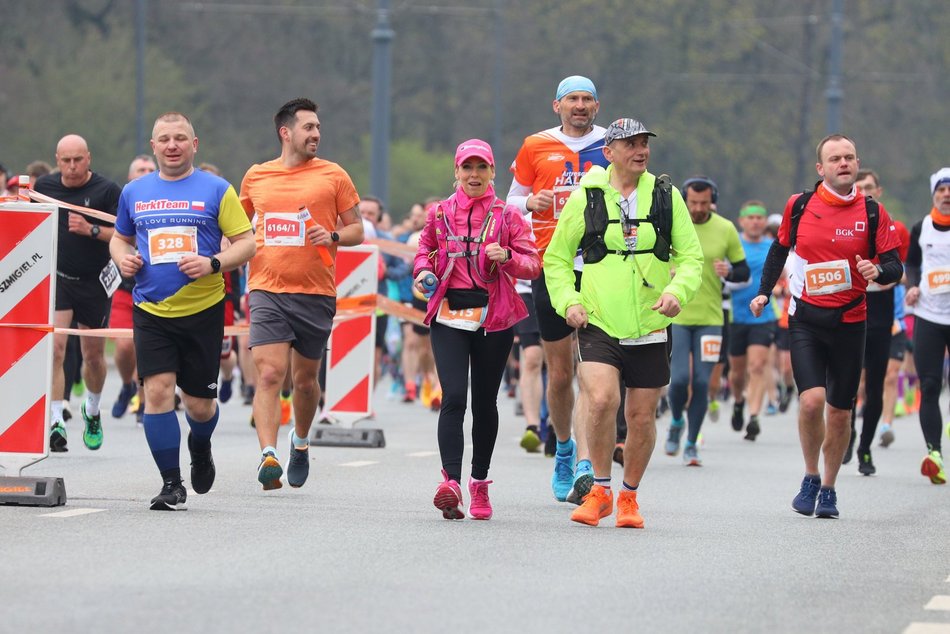 DOZ Maraton 2023. Brałeś udział w biegu? Znajdź się na zdjęciach!