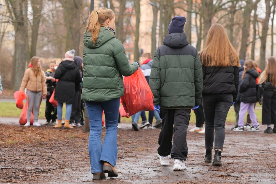 Galante Sprzątanie Łodzi. Uczniowie dołączyli do akcji i pożytecznie spędzili dzień wagarowicza