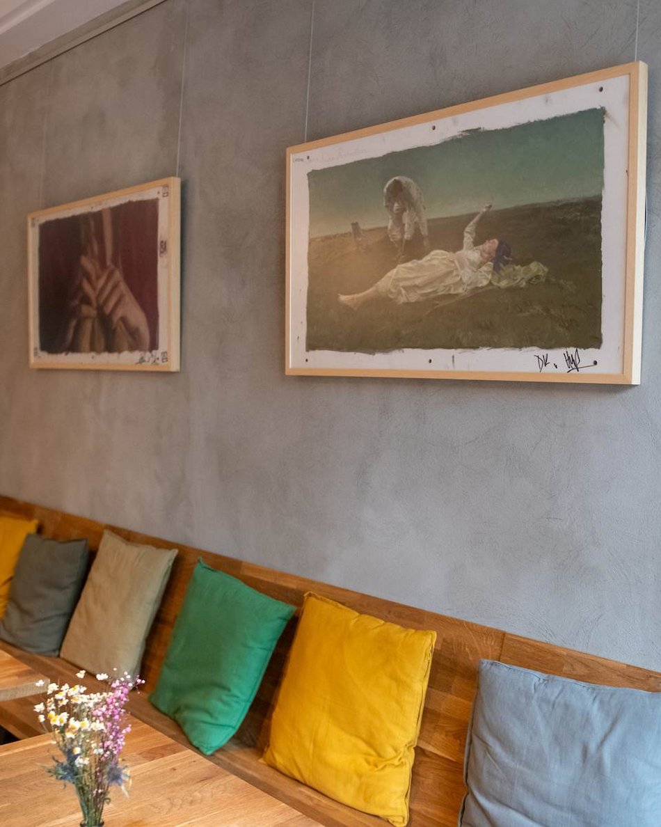 Łódź. Wyjątkowa wystawa na Piotrkowskiej w Łodzi. Zobacz oryginalne obrazy z filmu "Chłopi"