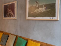 Łódź. Wyjątkowa wystawa na Piotrkowskiej w Łodzi. Zobacz oryginalne obrazy z filmu "Chłopi"