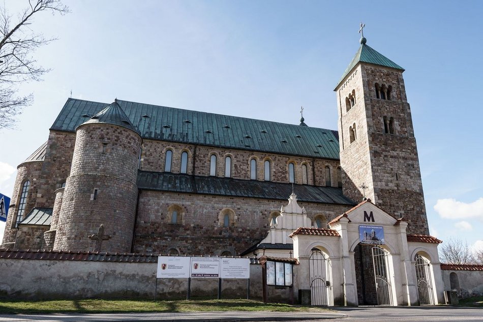 Łódź. Archikolegiata w Tumie. Zachwyca swoim pięknem i historią