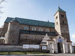 Łódź. Archikolegiata w Tumie. Zachwyca swoim pięknem i historią