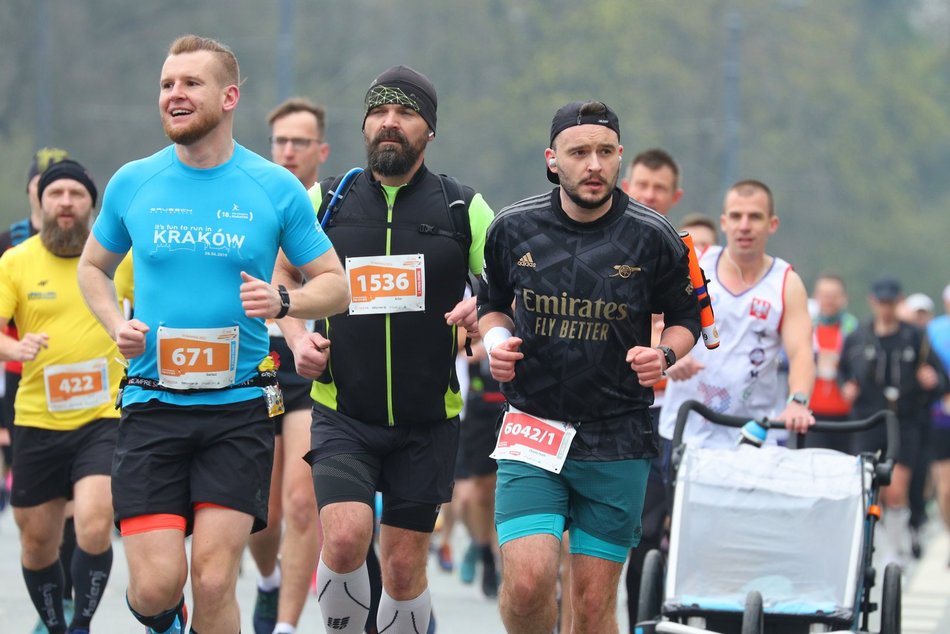 DOZ Maraton 2023. Brałeś udział w biegu? Znajdź się na zdjęciach!