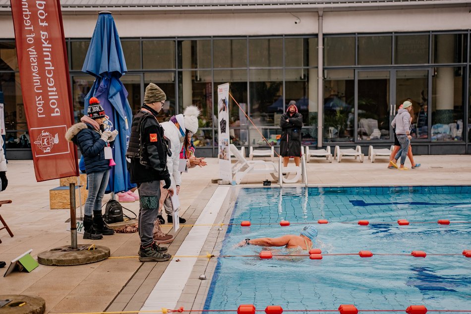 Zimne pływanie w Aquaparku Fala